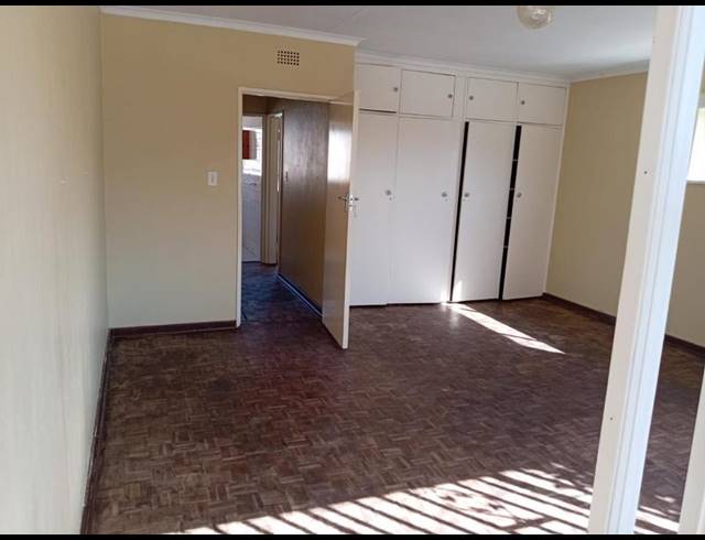 2 BEDROOM PROPERTY TO RENT IN WINDSOR WEST